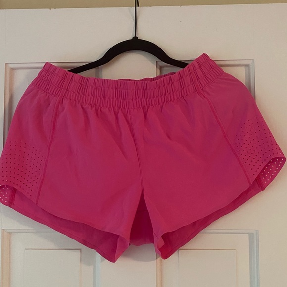 Athleta Pants - Athleta Hustle 3” short